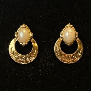 Vintage Gold and Pearl Earrings